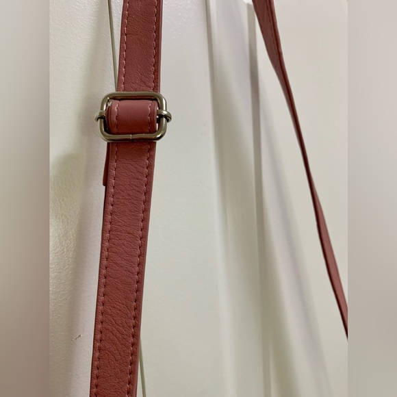 RFID Pelle Soft Pink Crossbody Messenger Envelope Zip Lined - Picture 11 of 16